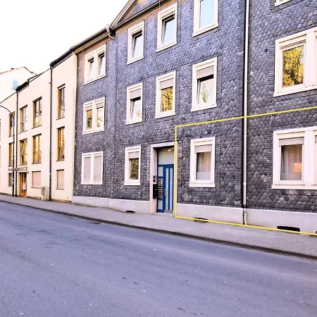 Living La Christal Mit Workspace & Games アパート