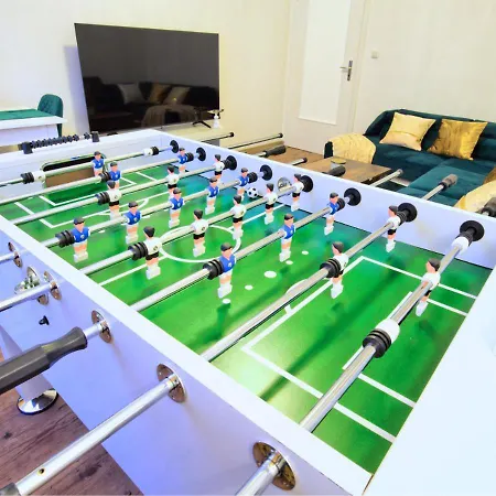 Apartment Living La Christal Mit Workspace & Games *