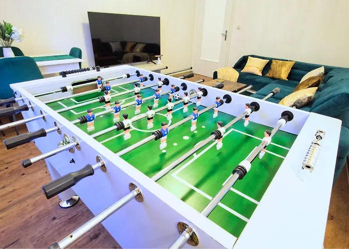 Apartman Living La Christal Mit Workspace & Games *